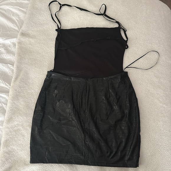 Fashion nova mini backless crocodile print black dress - large - Picture 4 of 6